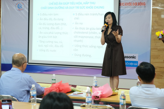 Nước điện giải ion kiềm dưới góc nhìn khoa học từ bác sĩ BV Chợ Rẫy - Ảnh 2. Nước điện giải ion kiềm dưới góc nhìn khoa học từ bác sĩ BV Chợ Rẫy - Ảnh 2.